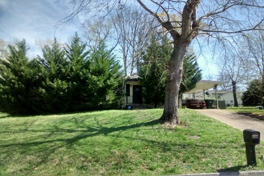 1st image of 1712 Cambridge Dr
