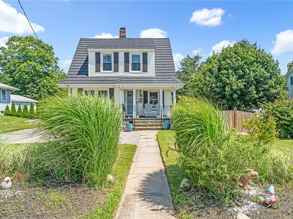 124 Beach St, Westerly, RI 02891