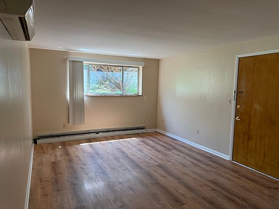 2nd image of 482 Treeside Dr APT 5