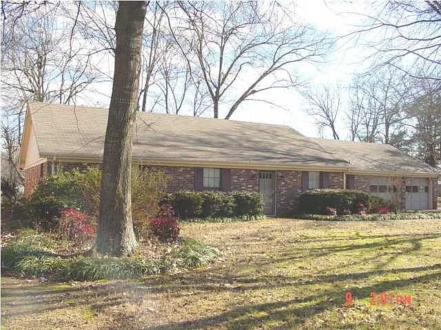 1st image of 144 E Oak Hill Dr