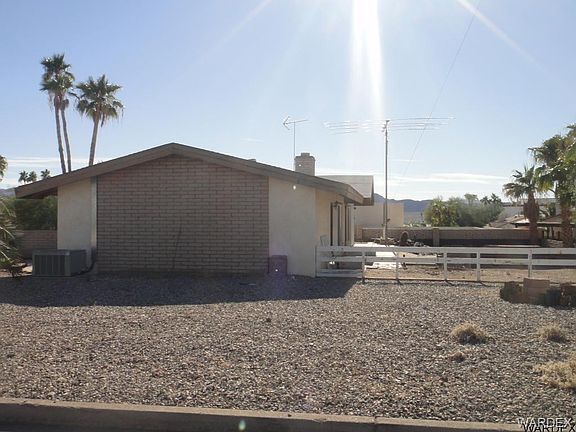3rd image of 2055 Burke Ln