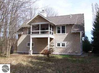 7077 NW Manitou Trl, Northport, MI 49670