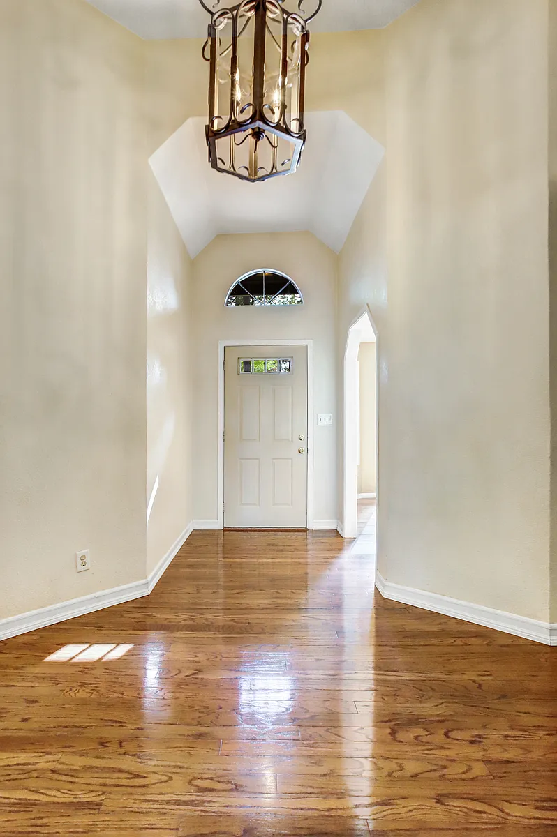Inviting vaulted entryway with an open, welcoming feel. - 14940 Pammy Way