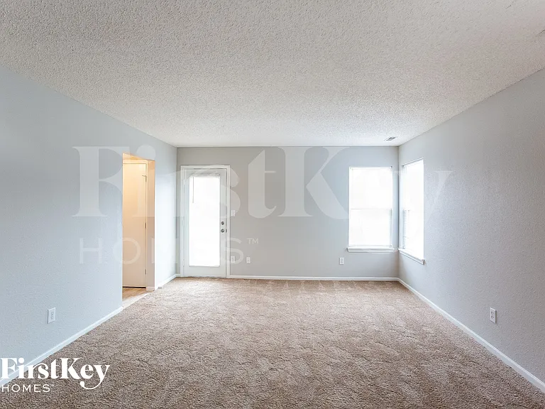 10320 Liverpool Way — Photo 3
