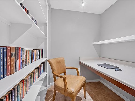4th image of 7575 Kirby Dr APT 2201