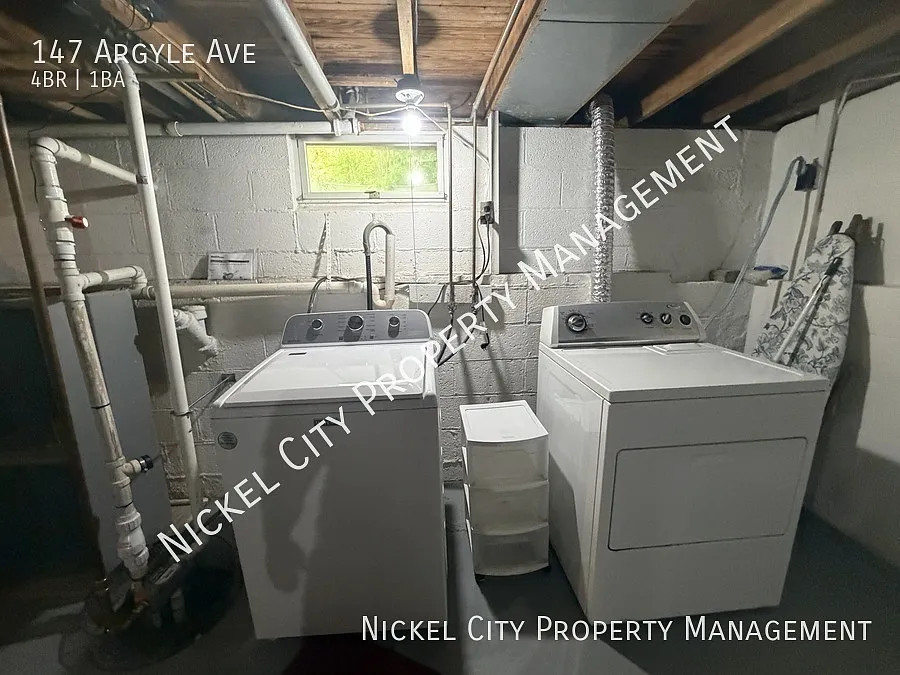 147 Argyle Ave — Photo 2