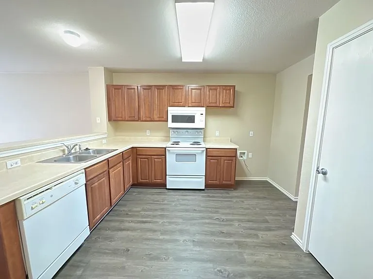 1000 Bluff Meadow Cv — Photo 5