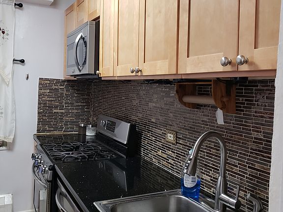 3rd image of 6115 97th St APT 4J