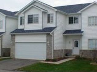 1742 Waters Edge Dr, Minooka, IL 60447