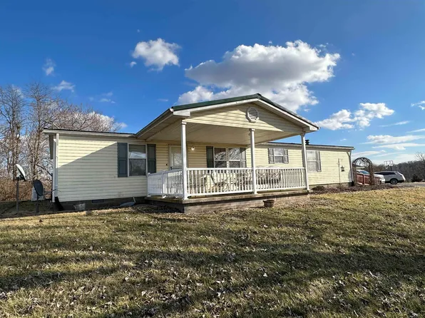 1401 Village Creek Rd, Connersville, IN 47331