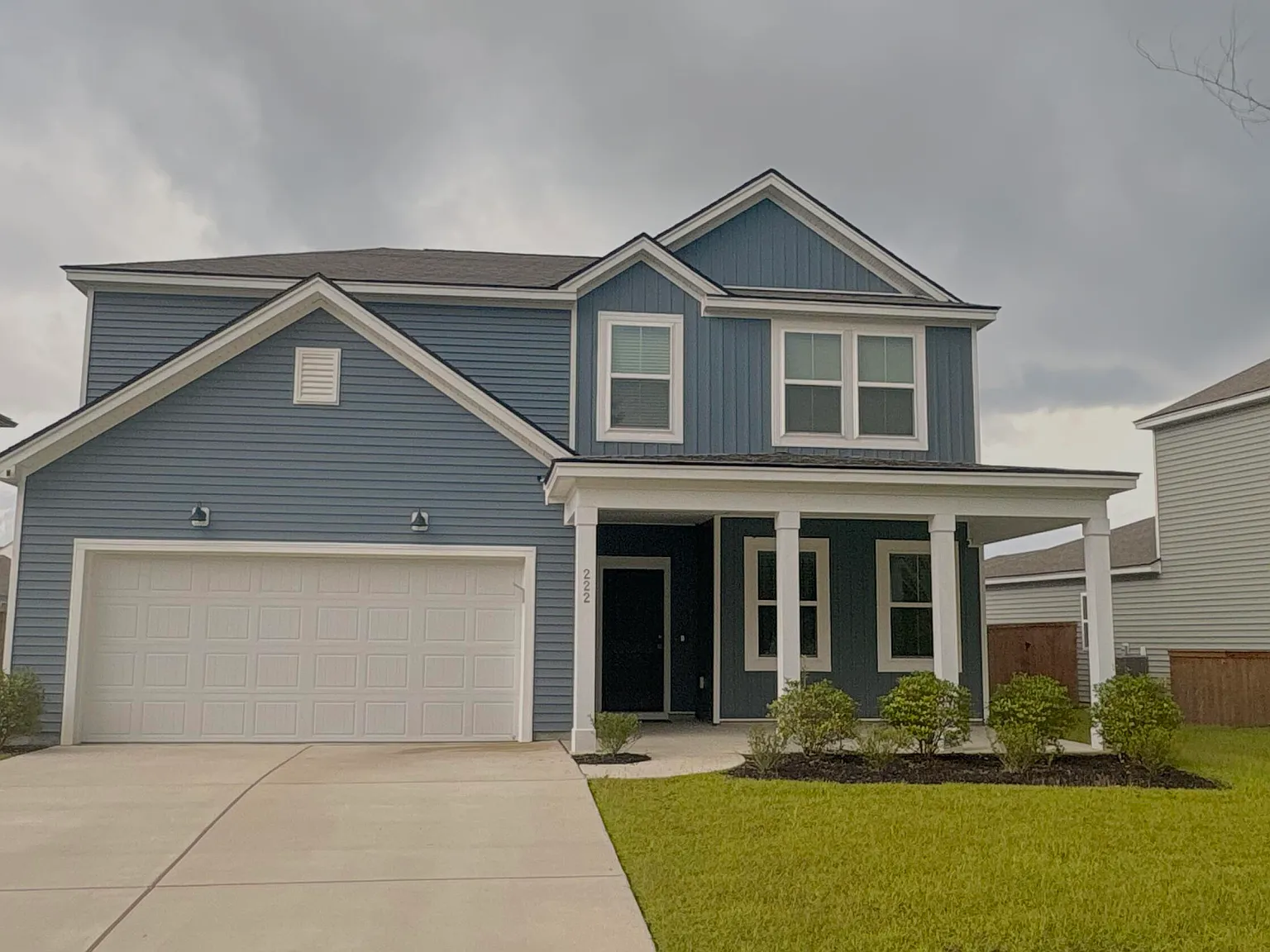 4 bed, 2.5 bath, 2322 sqft, $2,690 — Photo 2