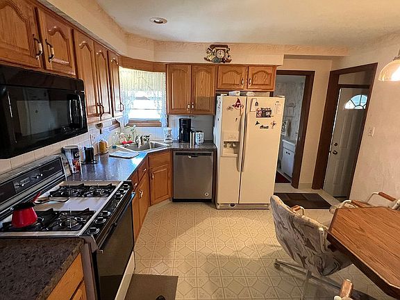 5th image of 1886 Brushview Dr