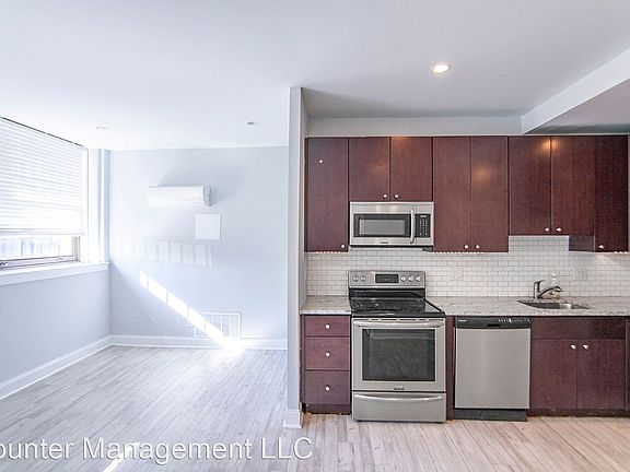 2nd image of 427 Monroe St #8305107