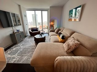 333 W Wolf Point Plz #2801, Chicago, IL 60654