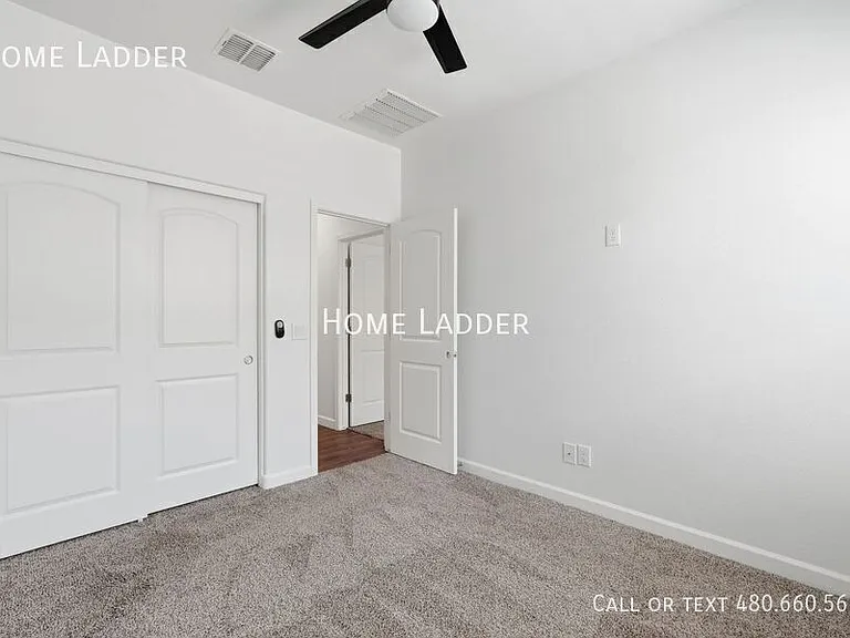 2713 N Camden Dr — Photo 13