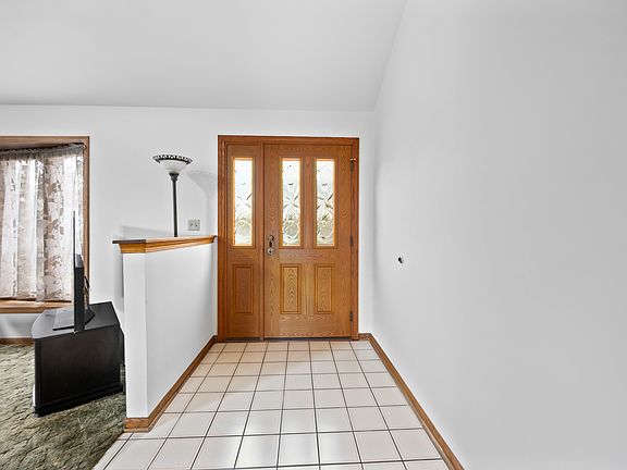 2nd image of 8515 Leclaire Ave