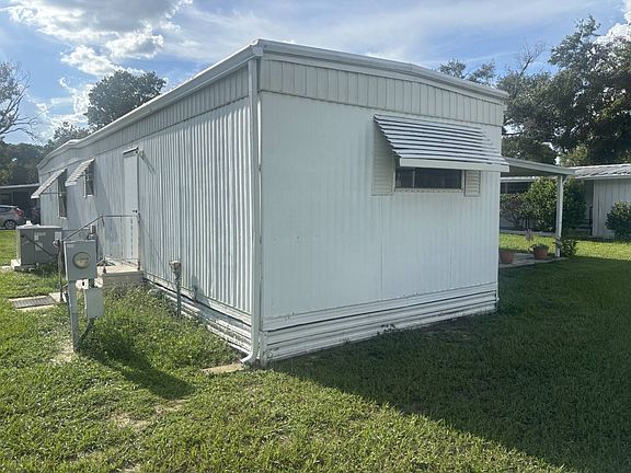 3rd image of 2527 Rector Ave