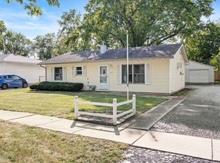 416 S 4th St, Peotone, IL 60468