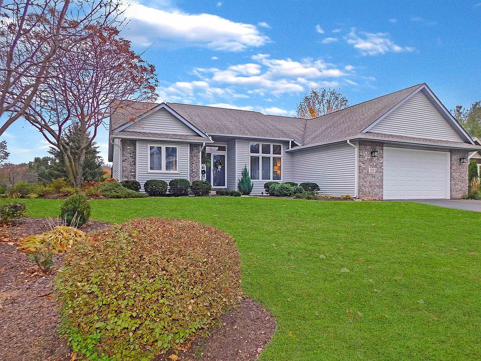 2nd image of 128 Foxfire Pl