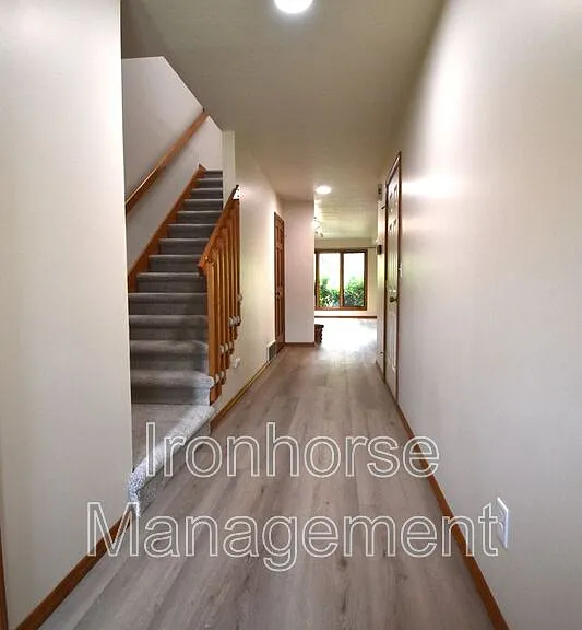 1712 W Olive St #46 — Photo 3