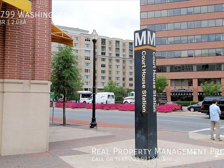 2799 Washington Blvd — Photo 39