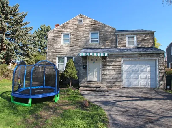 90 Dunsmere Dr, Rochester, NY 14615