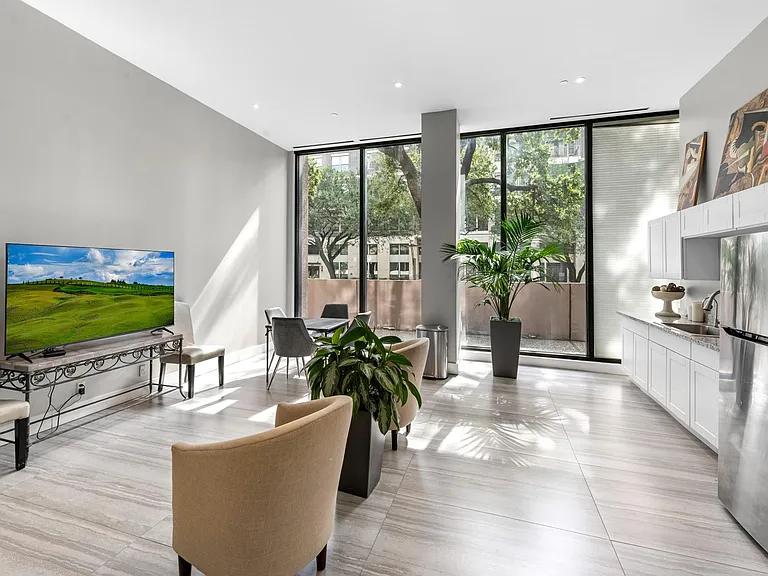 5150 Hidalgo St #202 — Photo 25
