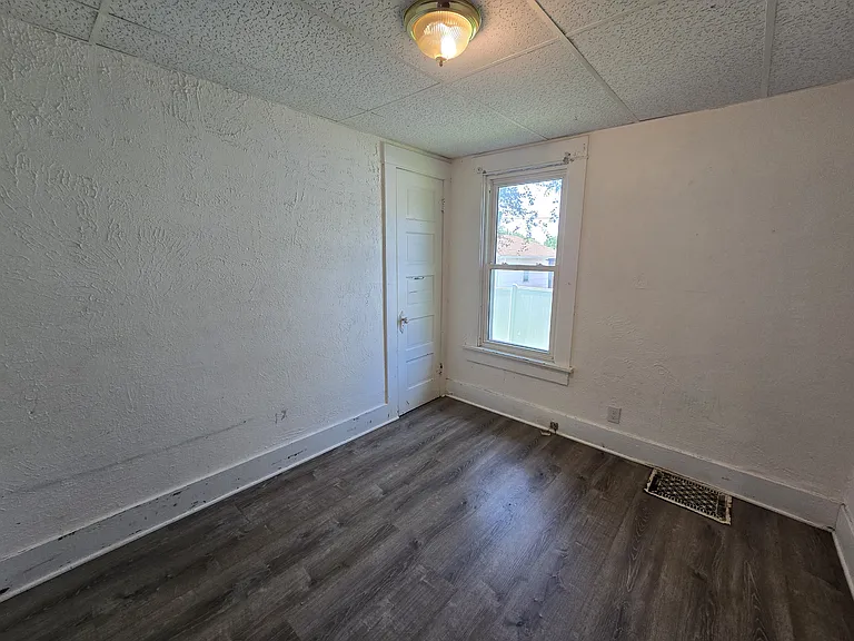 406 Gable St — Photo 14