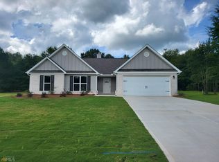 100 Hummingbird Ln #4, Statham, GA 30666