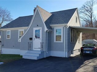 2 Thomas St, Cranston, RI 02920