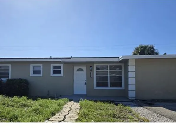 1121 W 23rd St, Riviera Beach, FL 33404