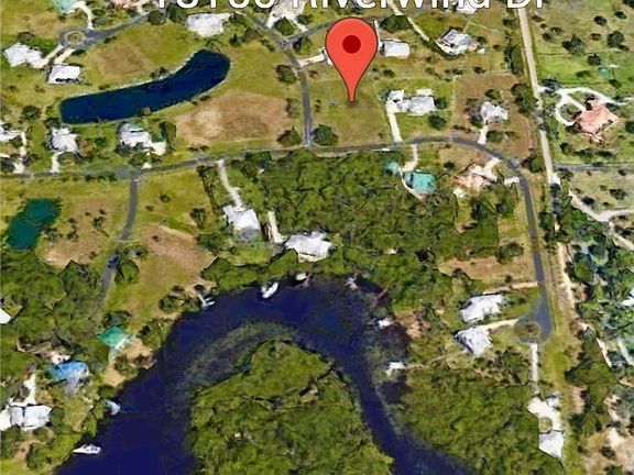 4th image of 18150 Riverwind Dr