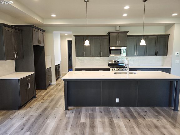 4th image of 3025 Olympic St #30