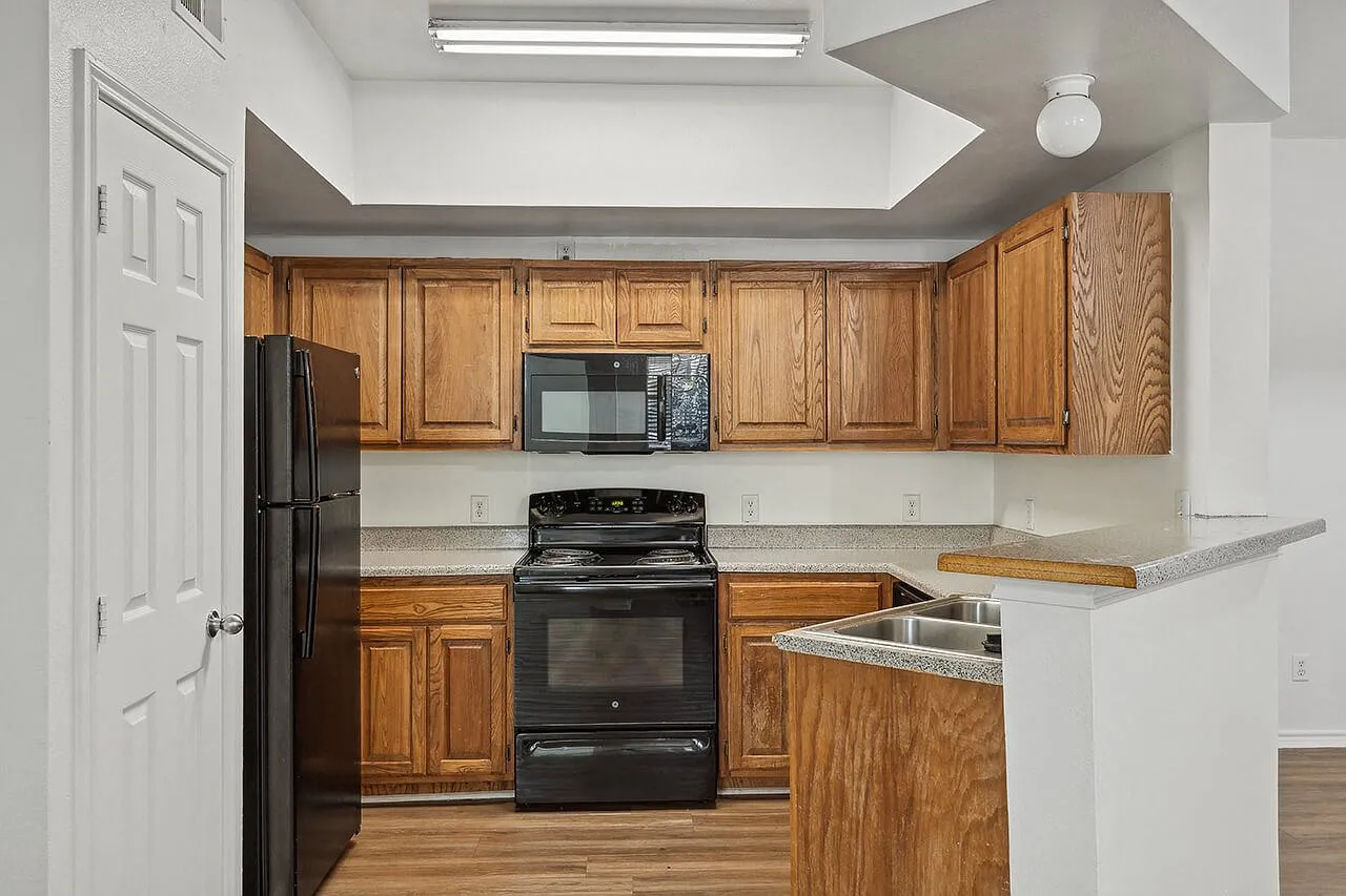 Cypress View Villas Apartments — Photo 2