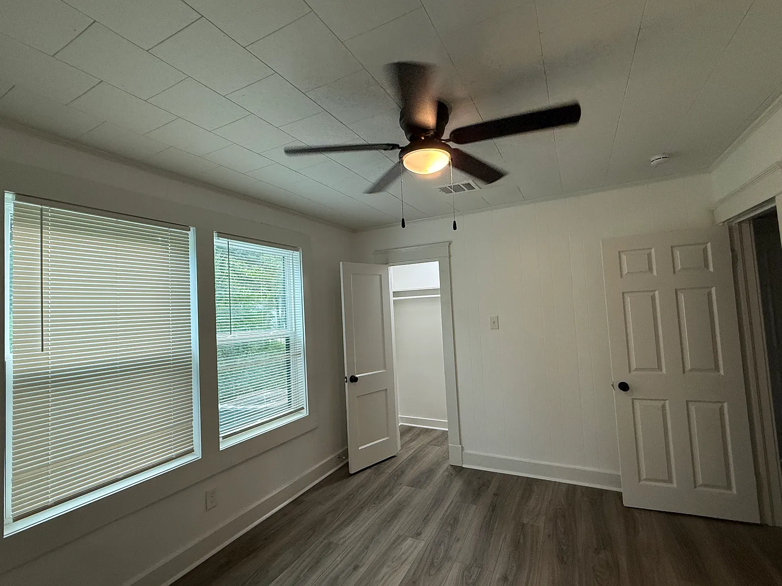 3 bed, 1000 sqft, $1,400 — Photo 3