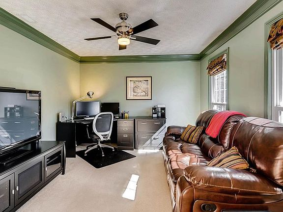4th image of 3900 Tanbark Ct NE