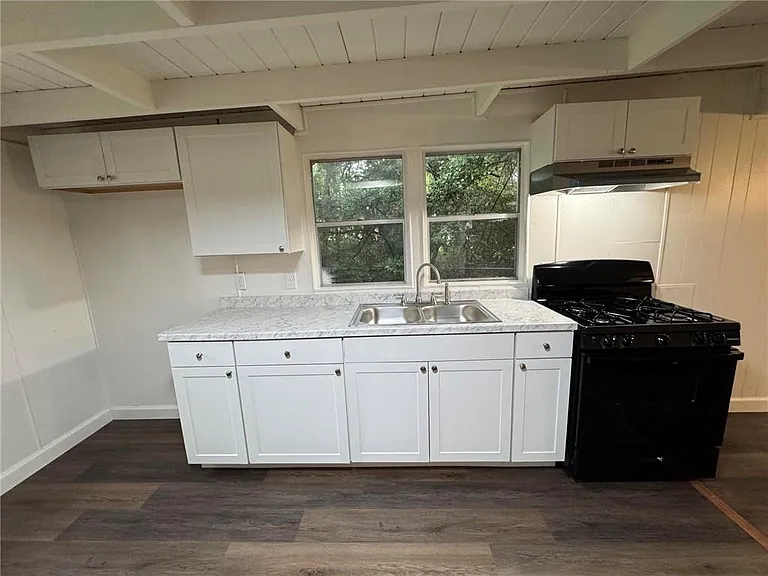2855 Gill Rd — Photo 9