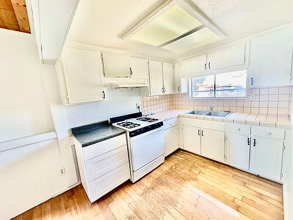 5th image of 3351 E Lyell Ave