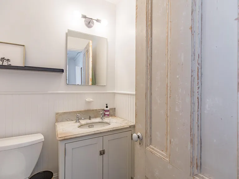 21 Hanover St #1 — Photo 34