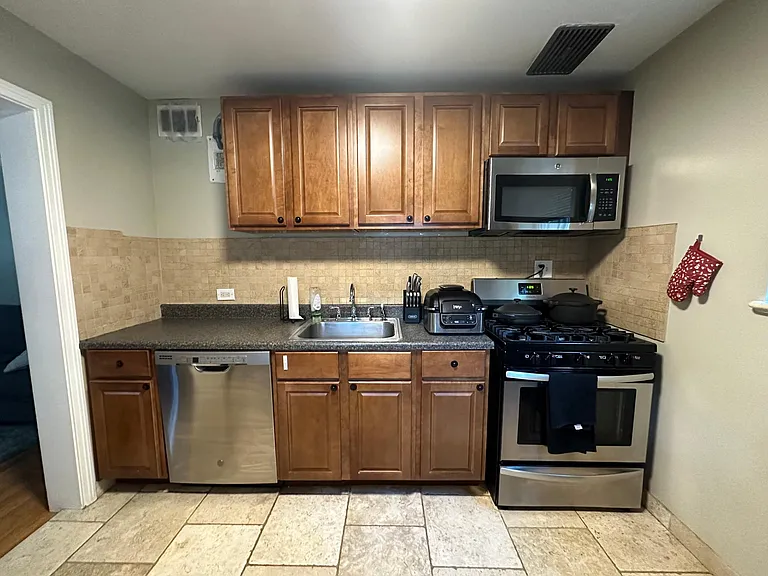 441 N Washington St — Photo 4