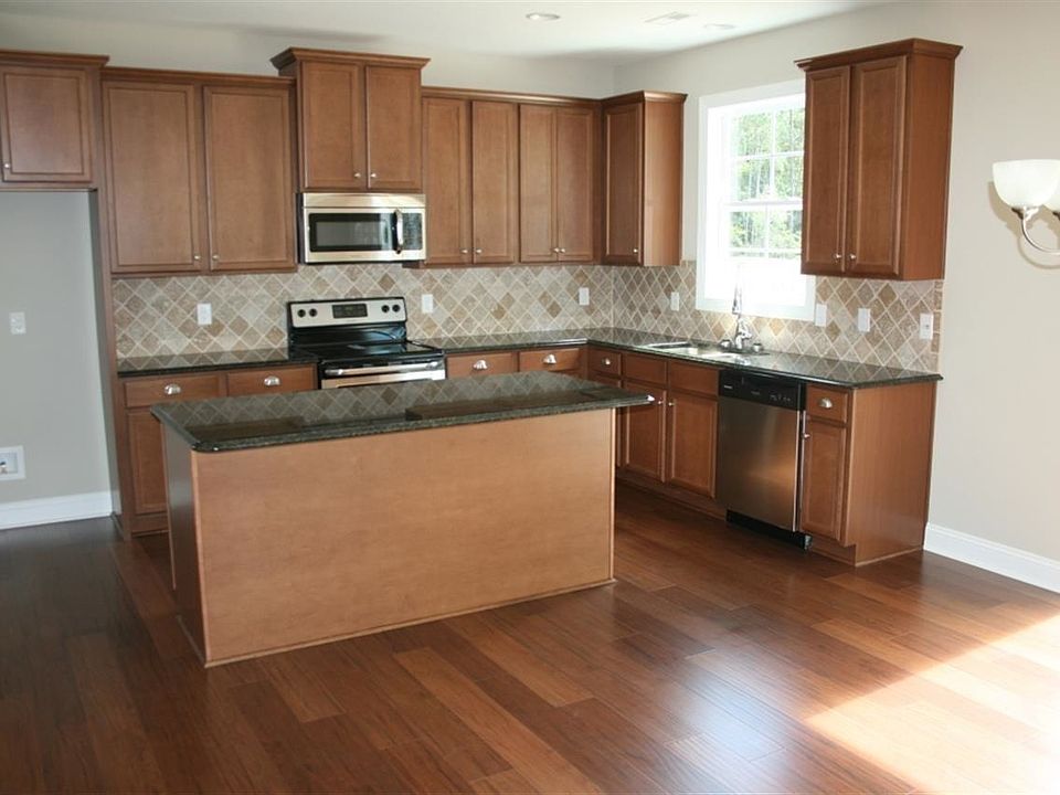 2nd image of 129 Peytons Ridge Dr