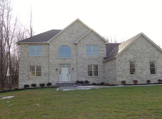 2008 Pierce Bluffs Dr, Hermitage, PA