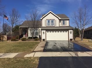 1471 Hartsburg Ln, North Aurora, IL 60542