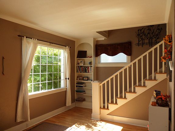 3rd image of 634 Burleigh Ave