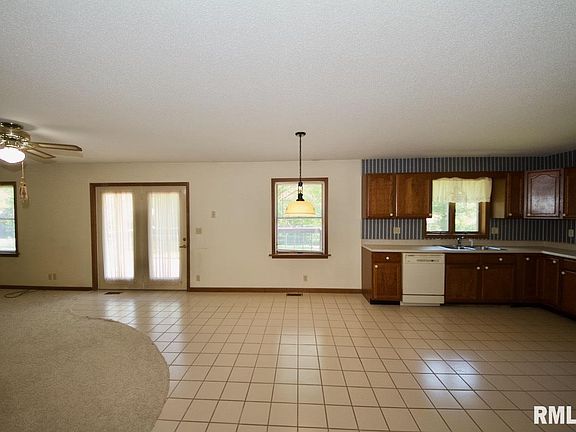 3rd image of 24 Louis Wides Dr