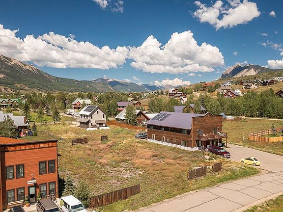 4th image of 257 Gillaspey Avenue