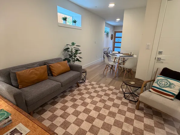 3852 SE Clinton St, Portland, OR 97202