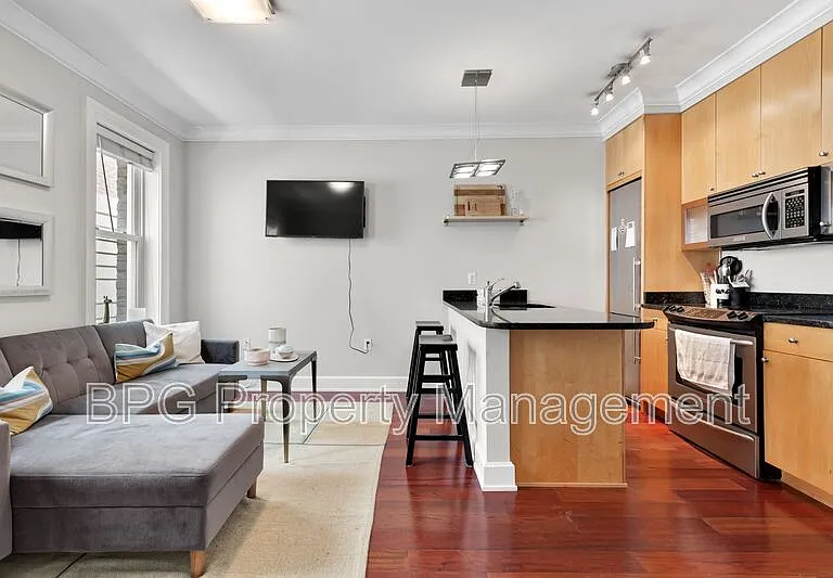 1121 24th St NW #104 — Photo 8