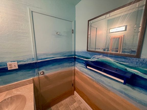 Downstairs half-bath