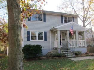 25 Overlook Rd, Wakefield, MA 01880